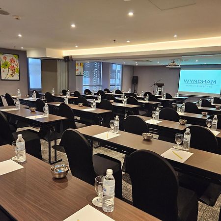 Days Hotel & Suites By Wyndham Kl - Chan Sow Lin Mrt Or Lrt Куала Лумпур Екстериор снимка