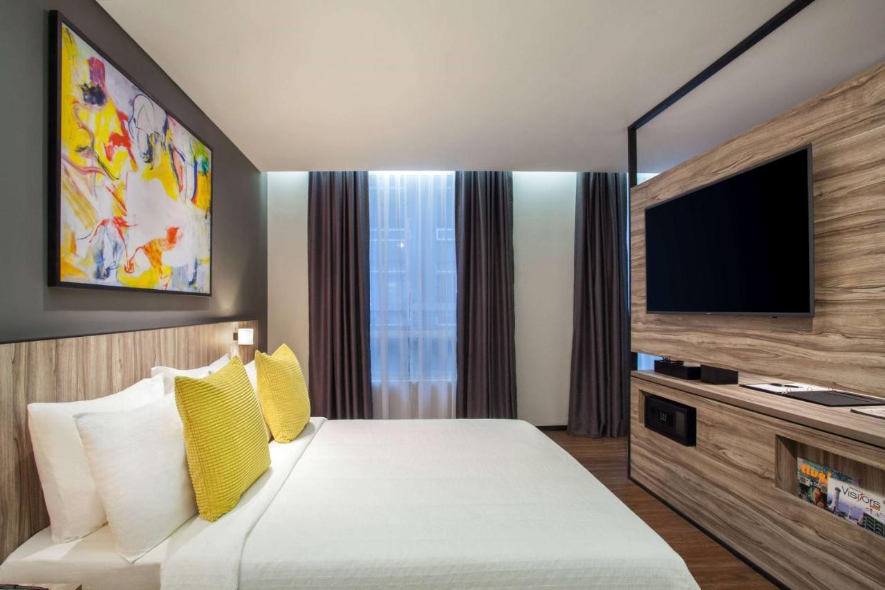 Days Hotel & Suites By Wyndham Kl - Chan Sow Lin Mrt Or Lrt Куала Лумпур Екстериор снимка