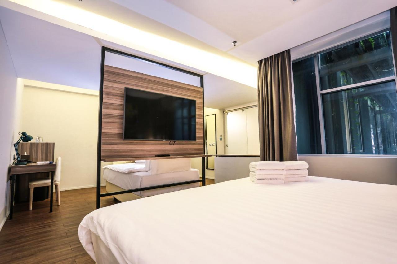 Days Hotel & Suites By Wyndham Kl - Chan Sow Lin Mrt Or Lrt Куала Лумпур Екстериор снимка