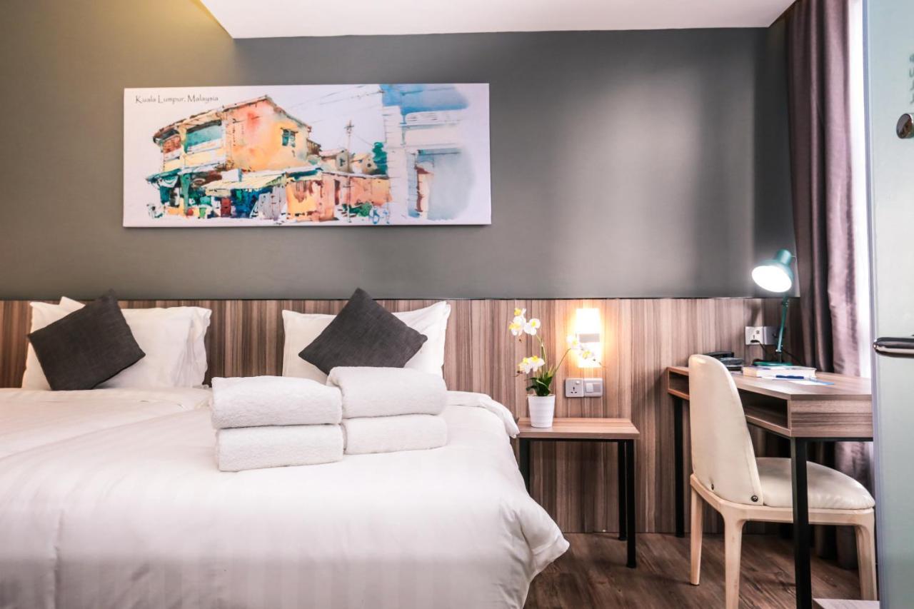 Days Hotel & Suites By Wyndham Kl - Chan Sow Lin Mrt Or Lrt Куала Лумпур Екстериор снимка