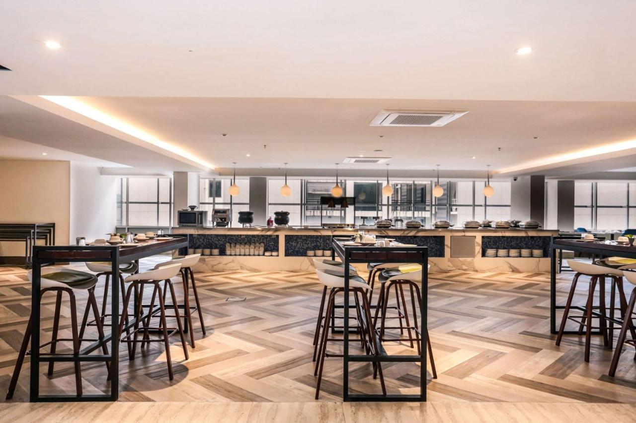 Days Hotel & Suites By Wyndham Kl - Chan Sow Lin Mrt Or Lrt Куала Лумпур Екстериор снимка