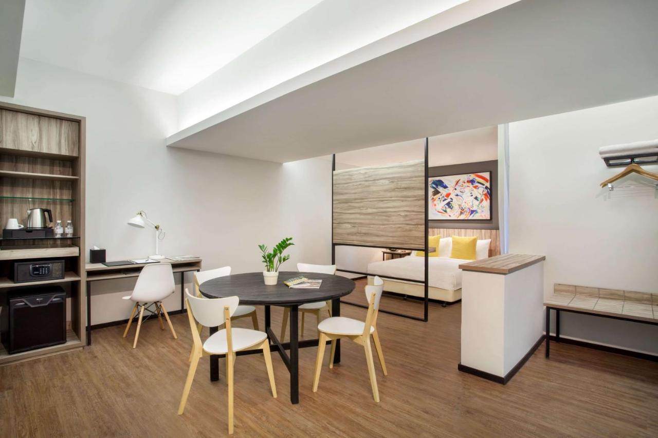 Days Hotel & Suites By Wyndham Kl - Chan Sow Lin Mrt Or Lrt Куала Лумпур Екстериор снимка