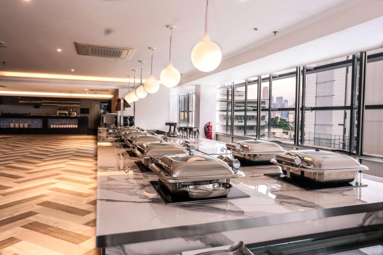 Days Hotel & Suites By Wyndham Kl - Chan Sow Lin Mrt Or Lrt Куала Лумпур Екстериор снимка