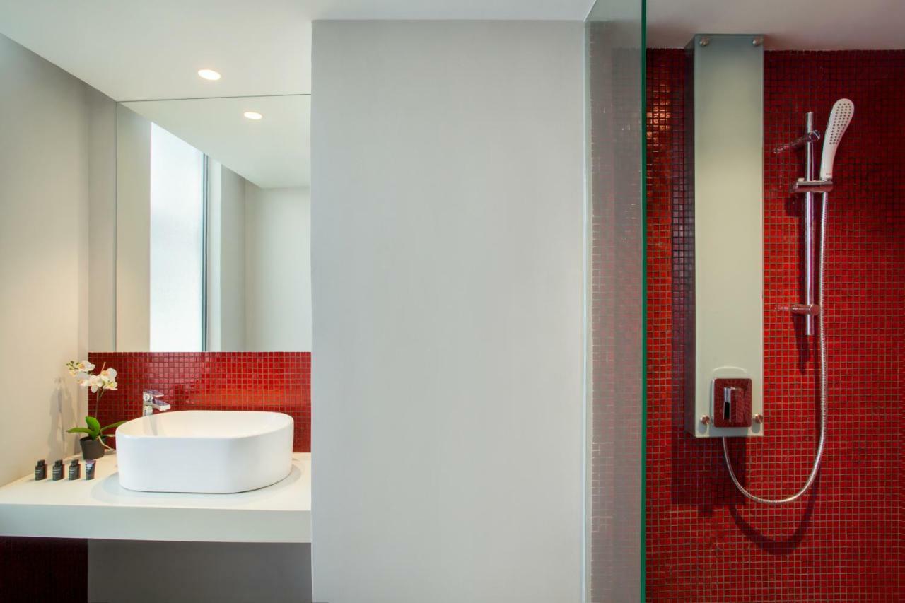 Days Hotel & Suites By Wyndham Kl - Chan Sow Lin Mrt Or Lrt Куала Лумпур Екстериор снимка
